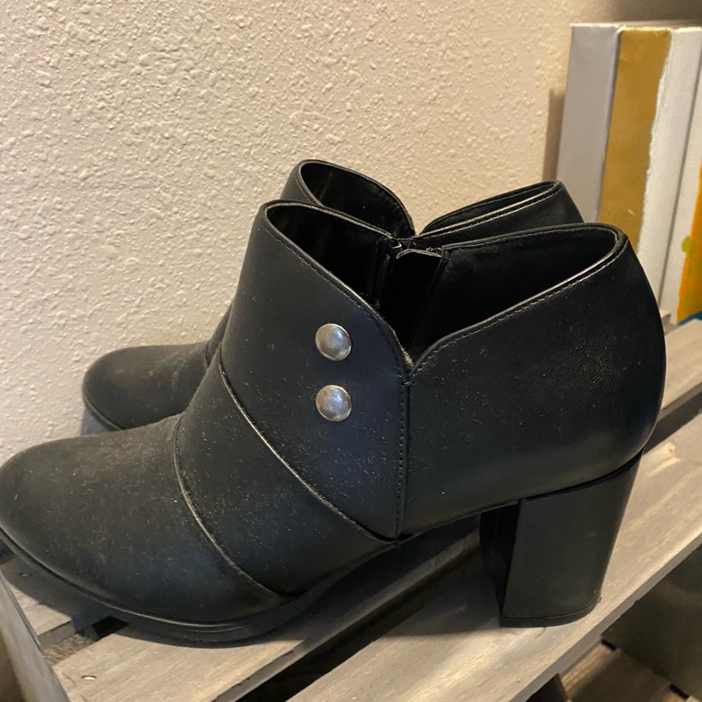 Easy Street Black Ankle Booties with Chunky Heel